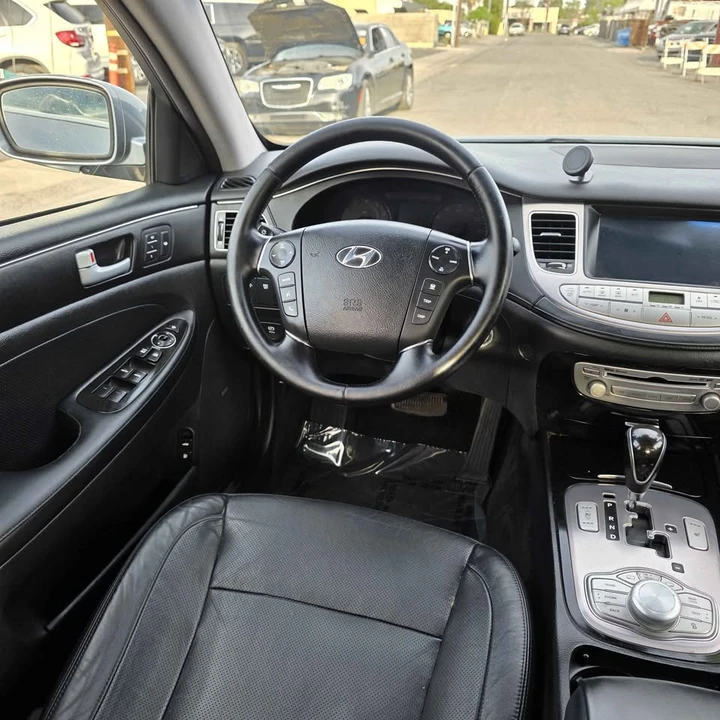 2014 Hyundai Genesis - Image 12 of 20