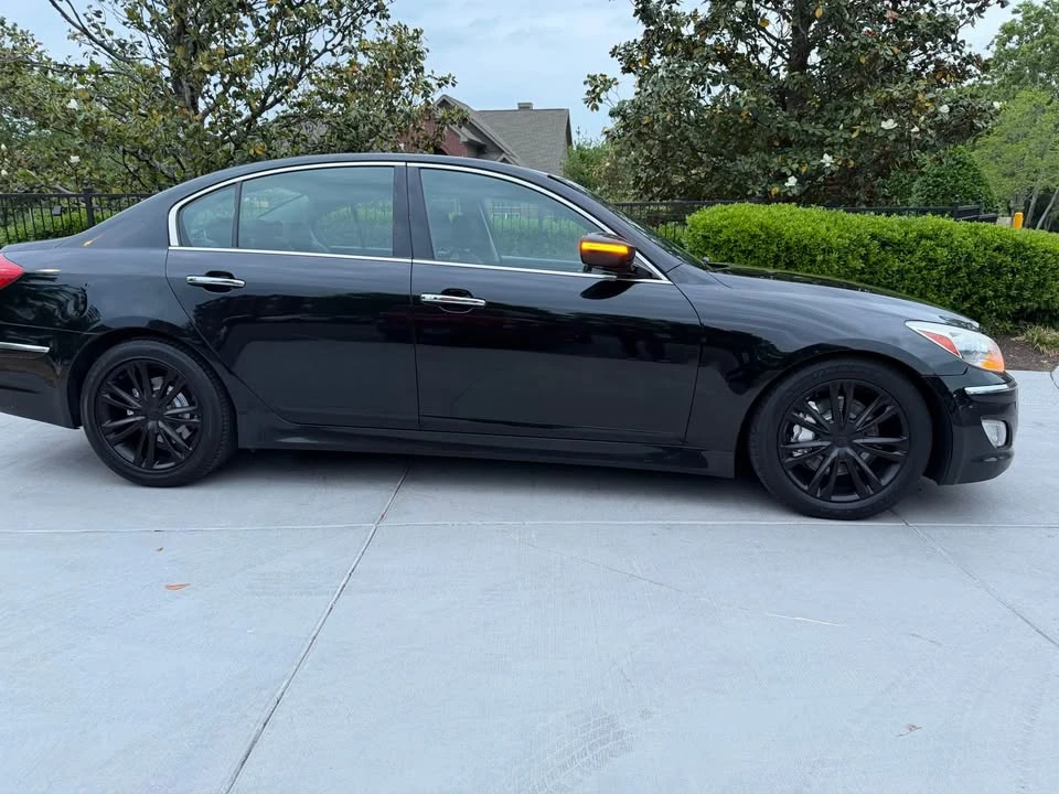 2014 Hyundai Genesis - Image 2 of 9