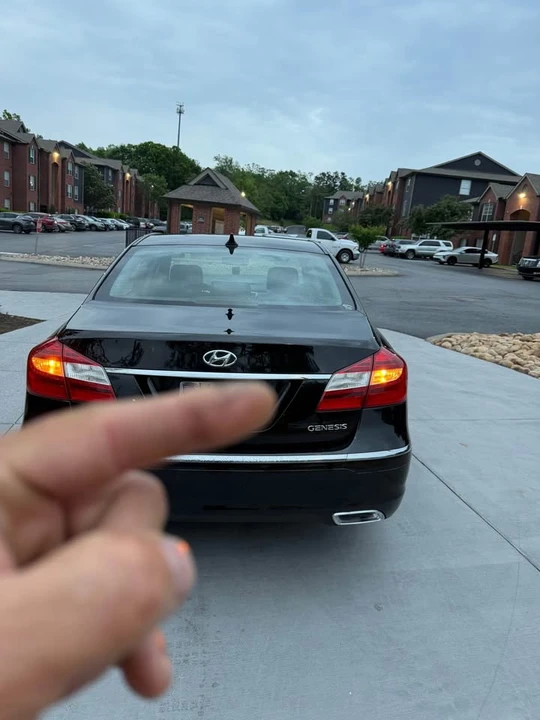 2014 Hyundai Genesis - Image 9 of 9