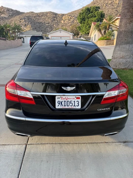 2014 Hyundai Genesis - Image 12 of 15