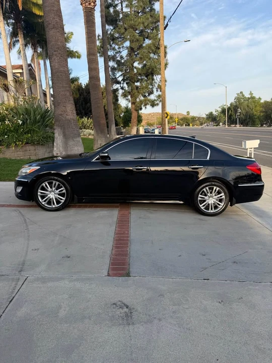 2014 Hyundai Genesis - Image 4 of 15