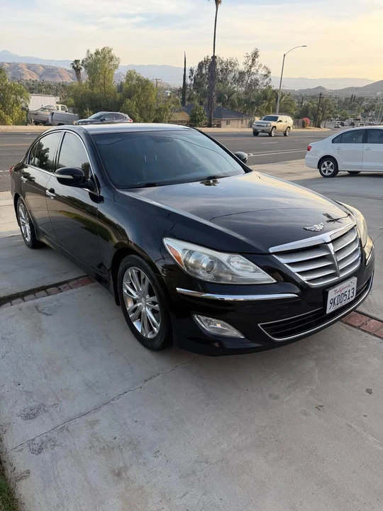 2014 Hyundai Genesis - Image 10 of 15