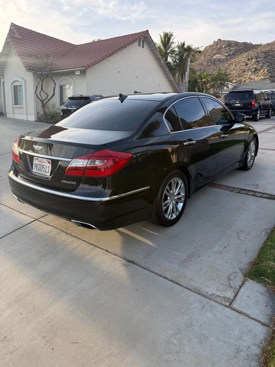 2014 Hyundai Genesis - Image 11 of 15