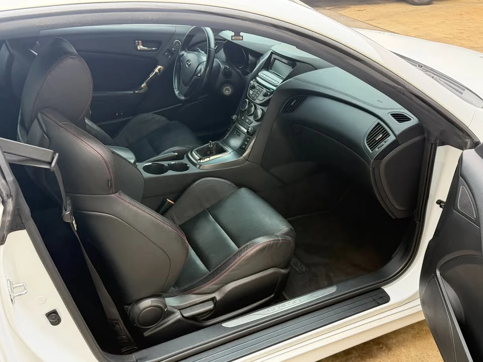 2014 Hyundai Genesis Coupe - Image 6 of 7
