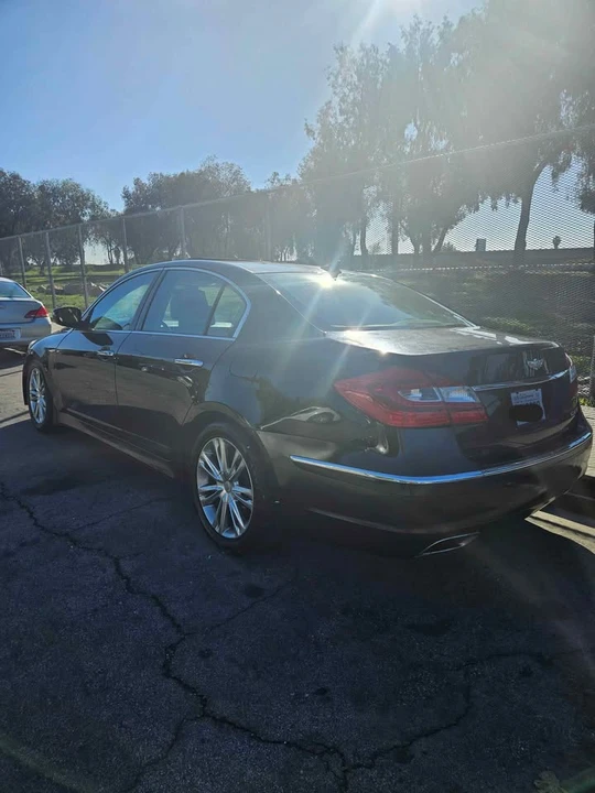 2014 Hyundai Genesis - Image 5 of 10