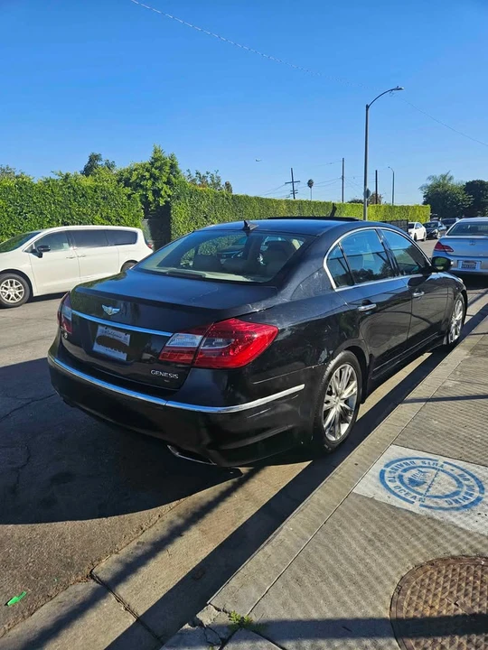 2014 Hyundai Genesis - Image 4 of 10