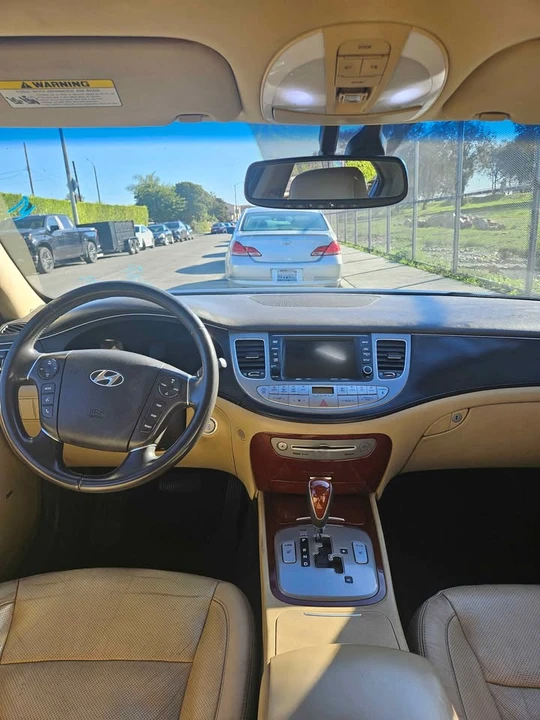 2014 Hyundai Genesis - Image 8 of 10