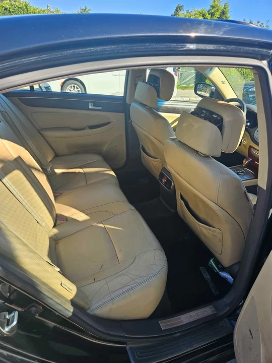 2014 Hyundai Genesis - Image 10 of 10