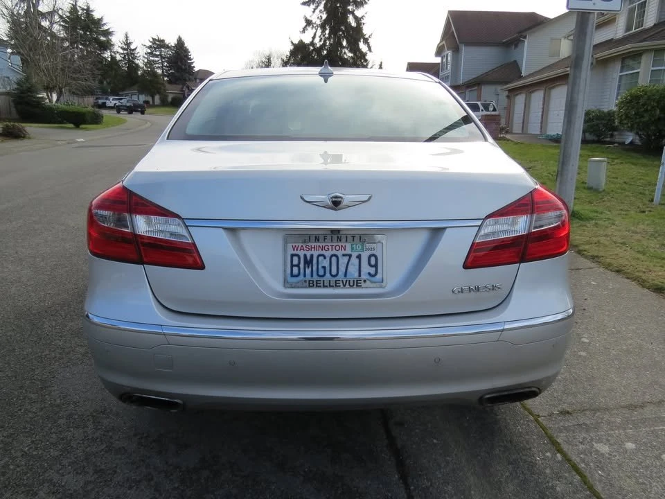 2014 Hyundai Genesis - Image 3 of 17