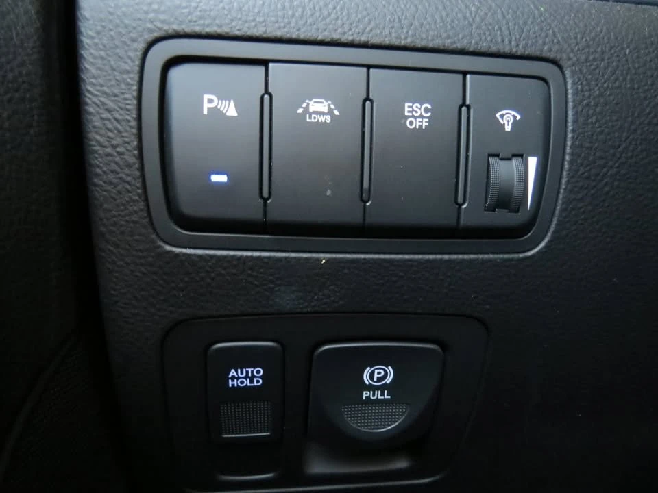 2014 Hyundai Genesis - Image 17 of 17