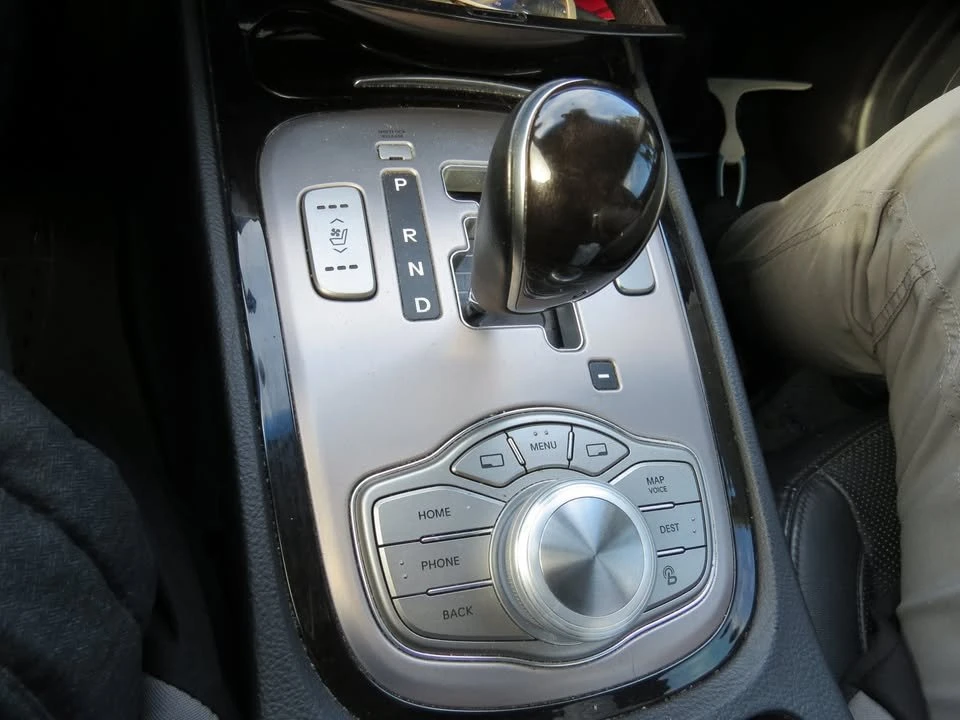 2014 Hyundai Genesis - Image 13 of 17