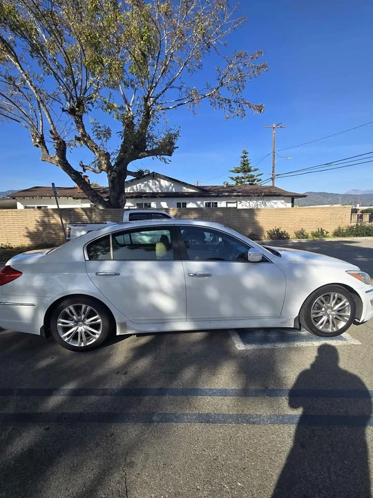 2014 Hyundai Genesis - Image 3 of 7