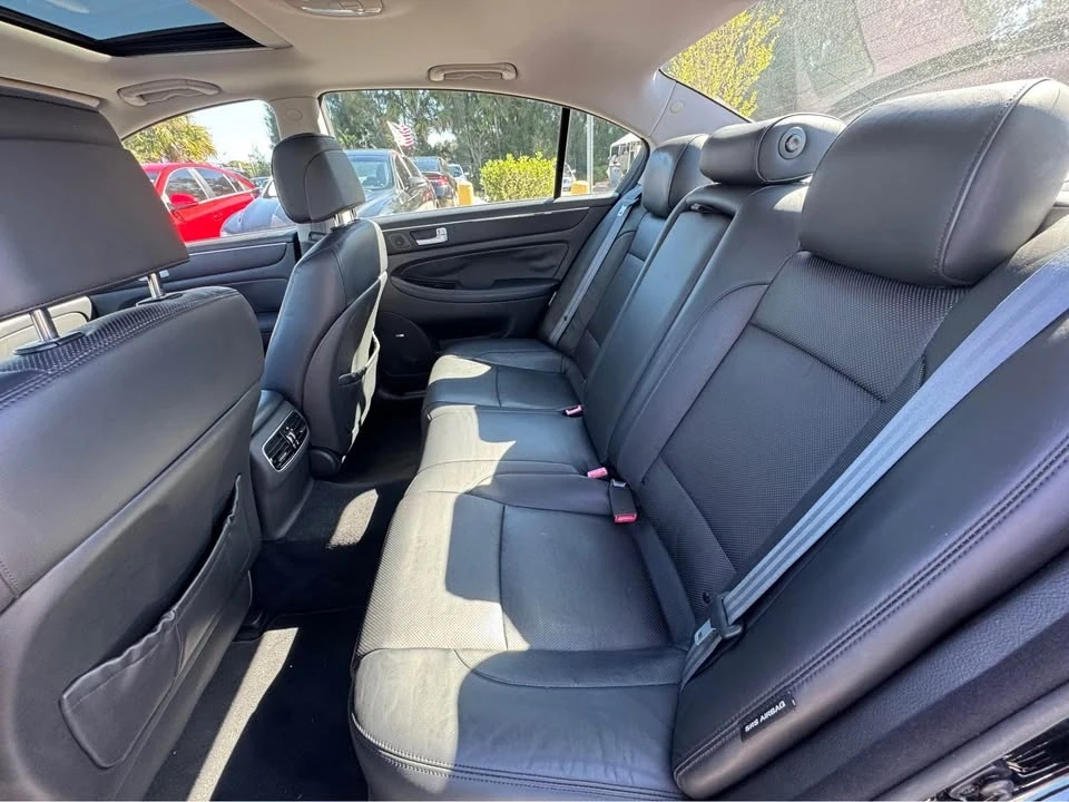 2014 Hyundai Genesis - Image 18 of 18