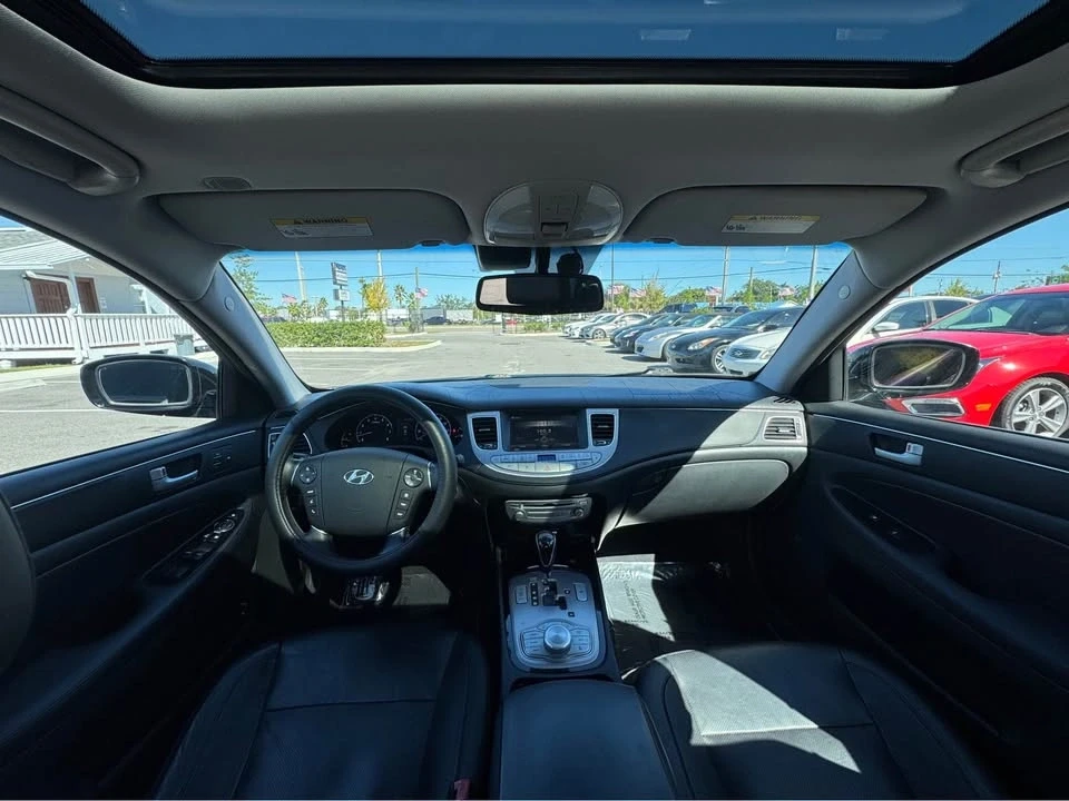 2014 Hyundai Genesis - Image 17 of 18