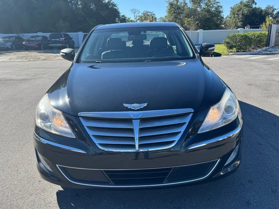 2014 Hyundai Genesis - Image 2 of 18