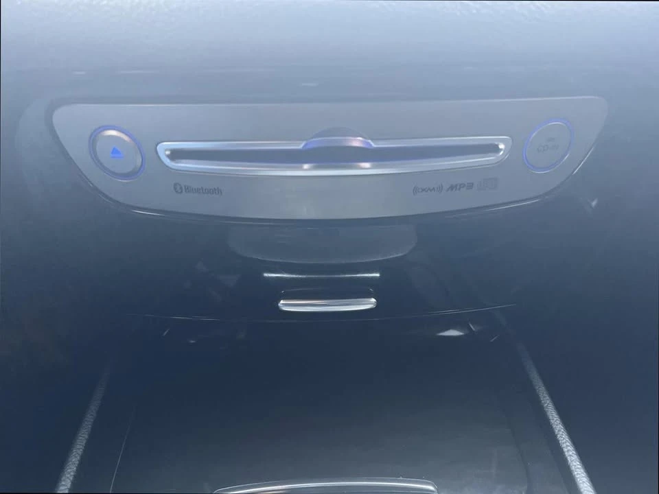 2014 Hyundai Genesis - Image 14 of 17