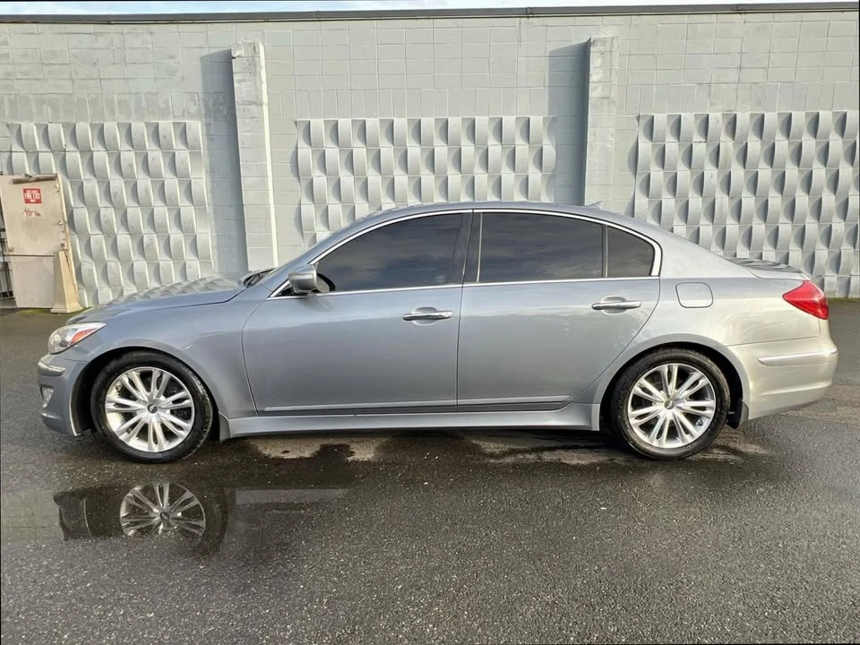 2014 Hyundai Genesis - Image 4 of 17
