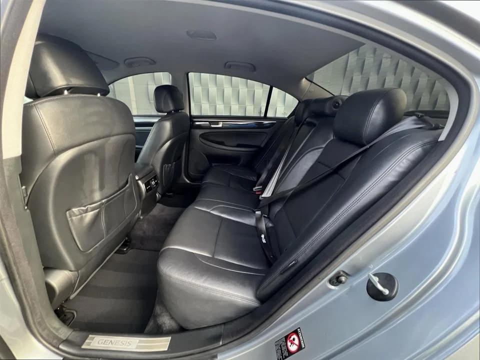 2014 Hyundai Genesis - Image 16 of 19