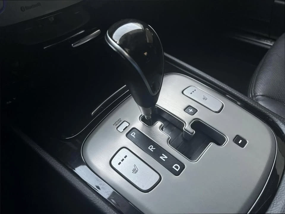 2014 Hyundai Genesis - Image 14 of 19
