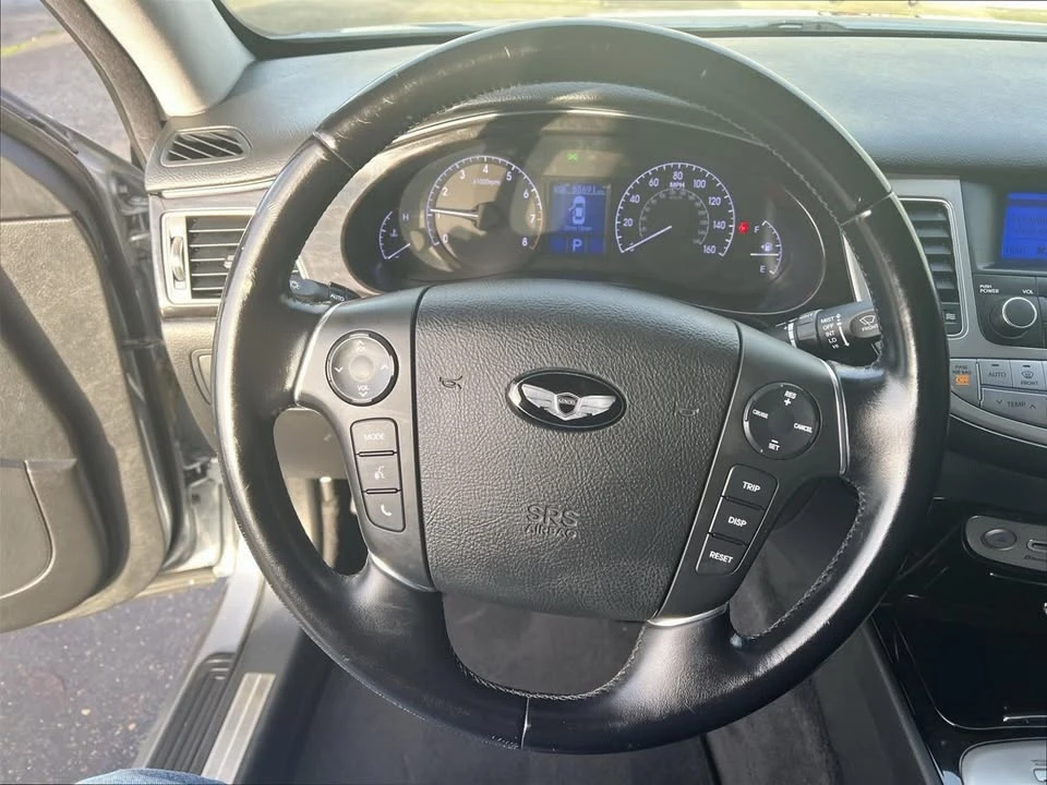 2014 Hyundai Genesis - Image 9 of 19