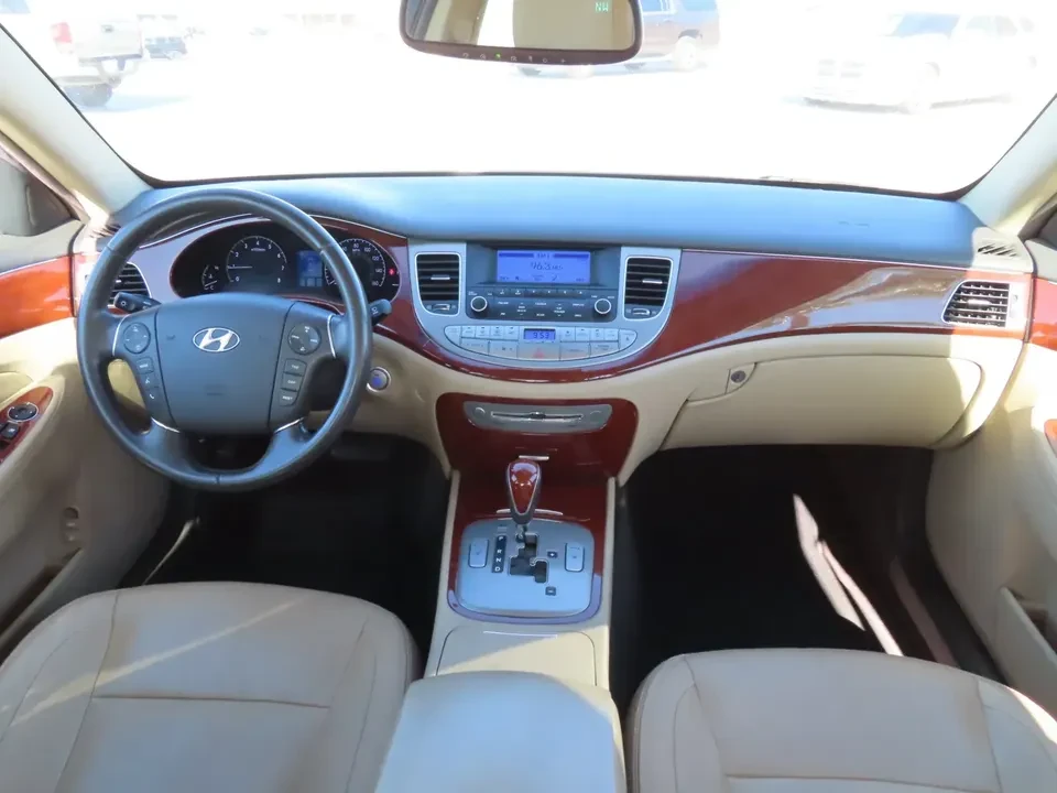 2014 Hyundai Genesis - Image 2 of 2