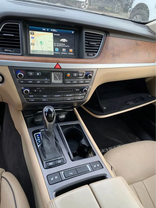 2014 Hyundai Genesis - Image 8 of 11