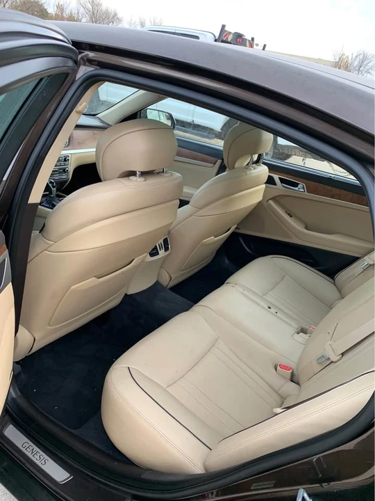 2014 Hyundai Genesis - Image 5 of 11