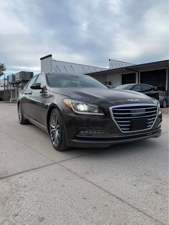 2014 Hyundai Genesis - Image 2 of 11