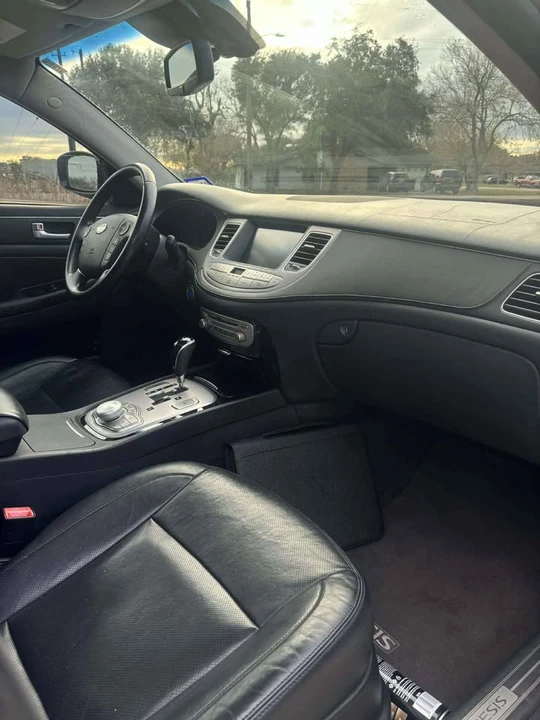 2014 Hyundai Genesis - Image 12 of 16