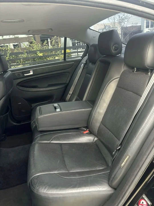 2014 Hyundai Genesis - Image 14 of 16