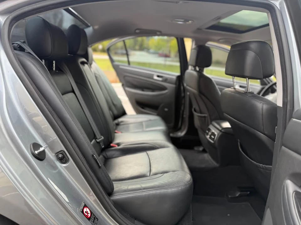 2014 Hyundai Genesis - Image 16 of 19