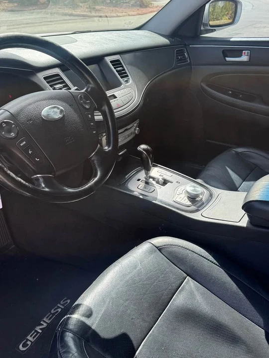 2014 Hyundai Genesis - Image 8 of 11