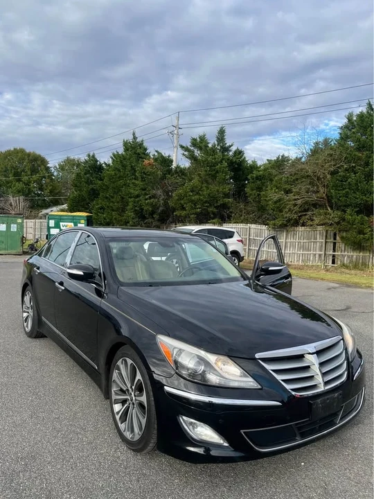 2014 Hyundai Genesis - Image 8 of 12