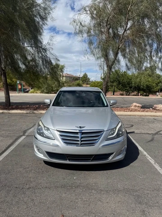 2014 Hyundai Genesis - Image 2 of 11