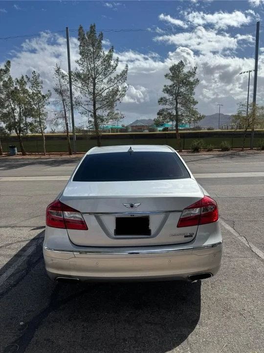 2014 Hyundai Genesis - Image 4 of 11