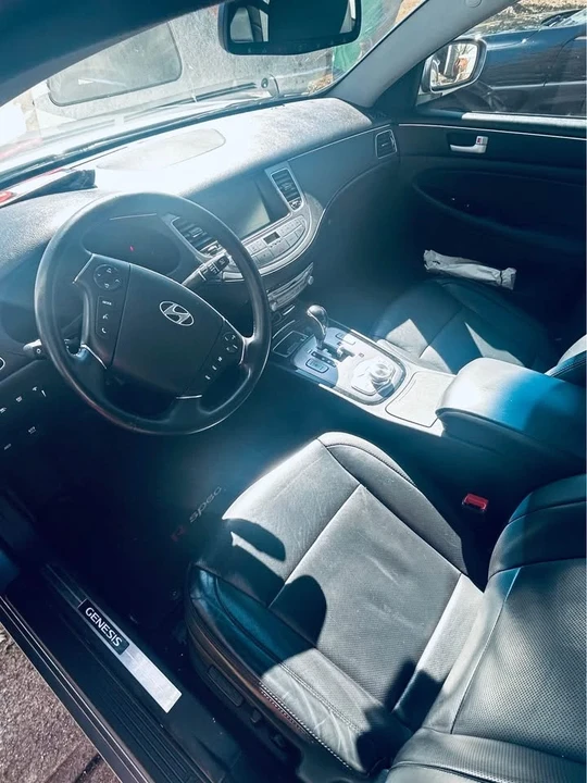 2014 Hyundai Genesis - Image 5 of 8