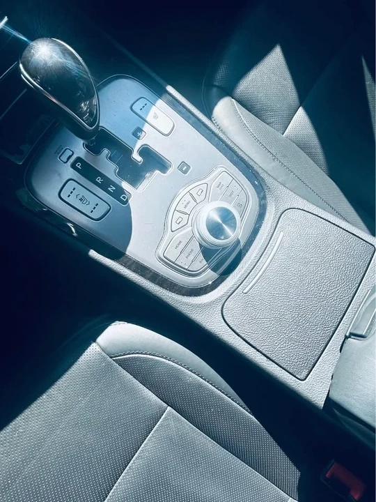 2014 Hyundai Genesis - Image 4 of 8