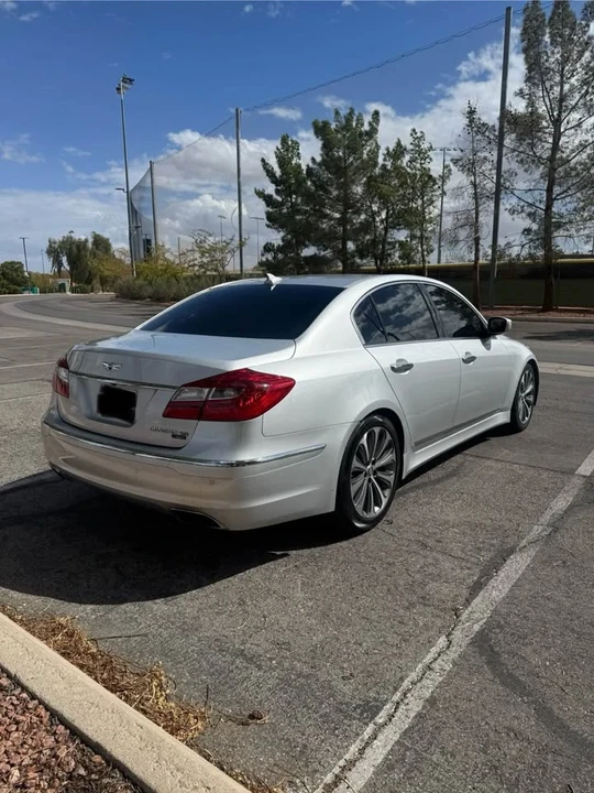 2014 Hyundai Genesis - Image 3 of 11