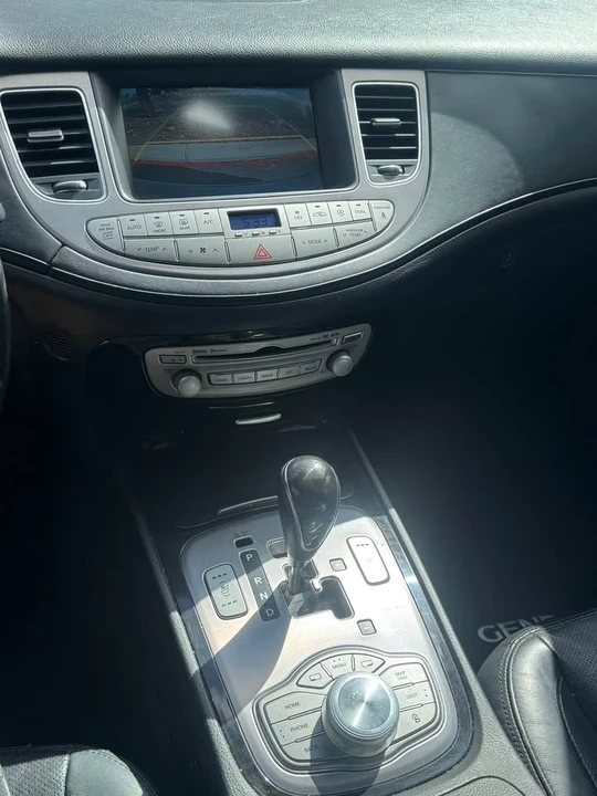 2014 Hyundai Genesis - Image 8 of 11