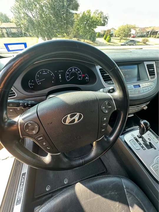 2014 Hyundai Genesis - Image 3 of 9