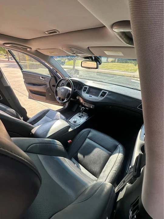 2014 Hyundai Genesis - Image 4 of 9