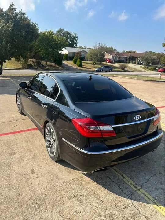 2014 Hyundai Genesis - Image 2 of 9