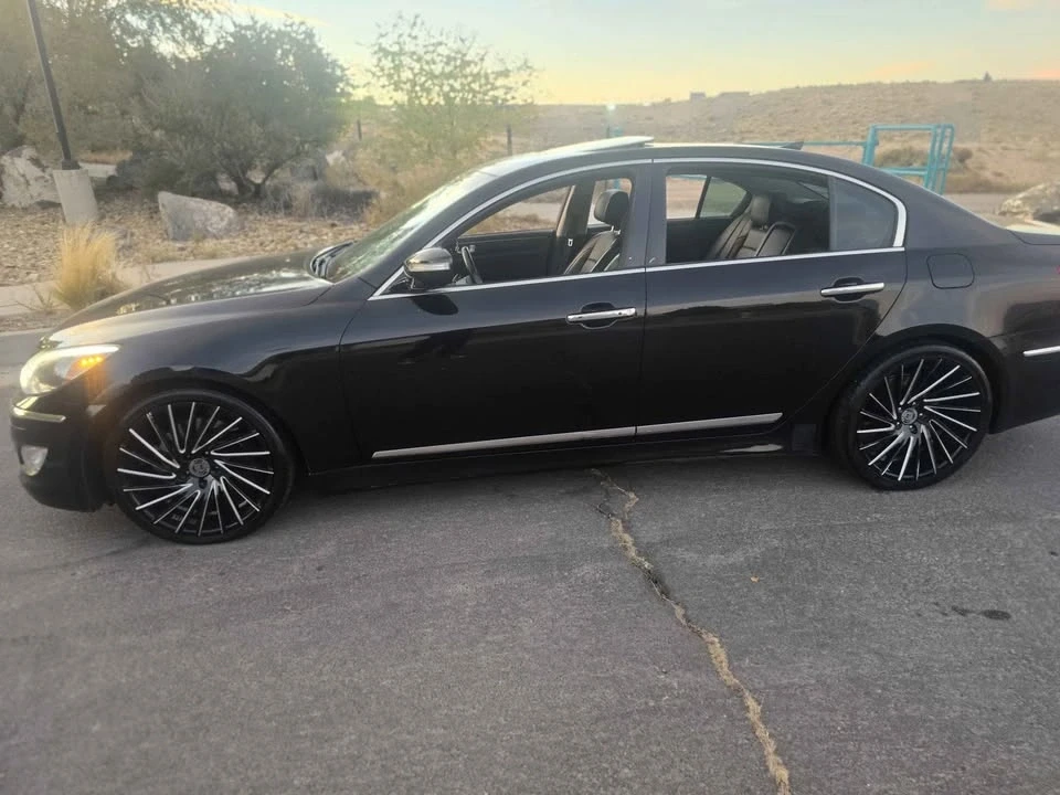 2014 Hyundai Genesis - Image 8 of 20