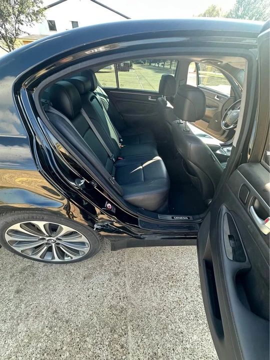 2014 Hyundai Genesis - Image 8 of 9