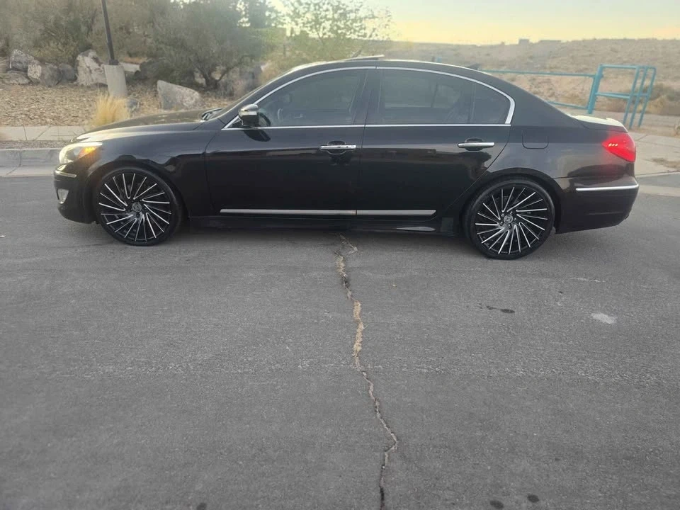 2014 Hyundai Genesis - Image 13 of 20