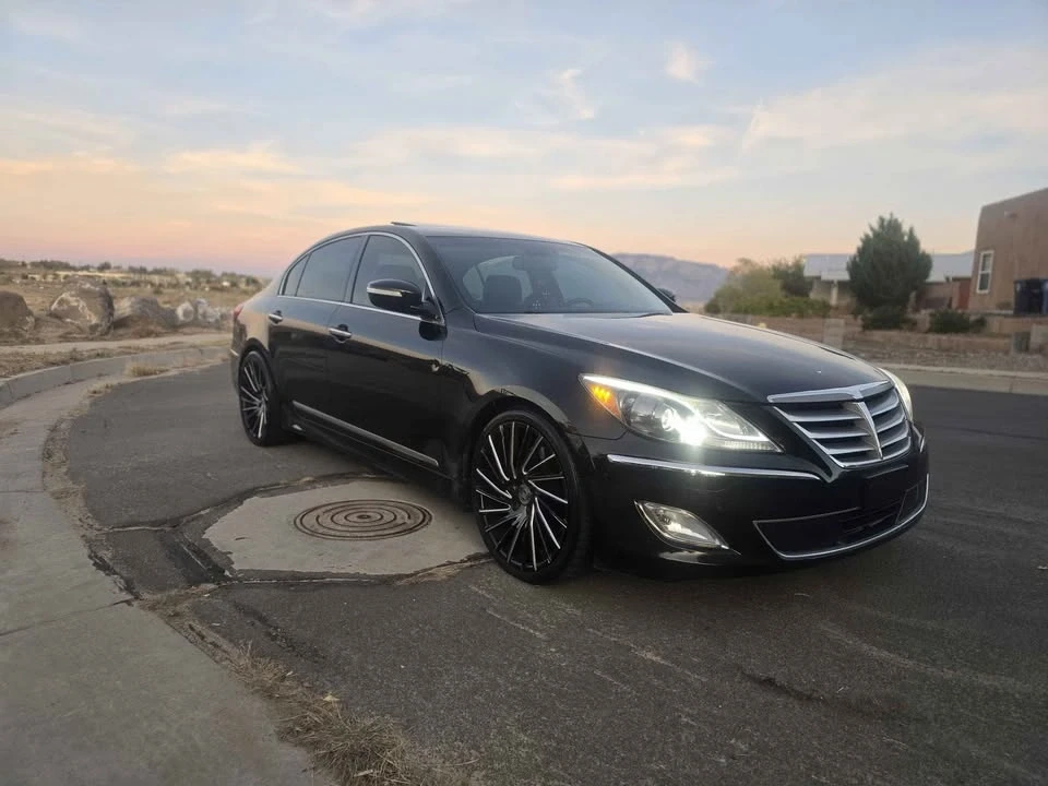 2014 Hyundai Genesis - Image 2 of 20