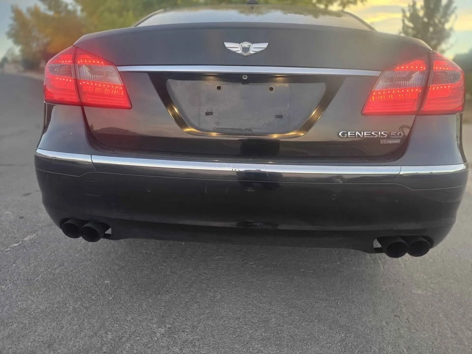 2014 Hyundai Genesis - Image 11 of 20