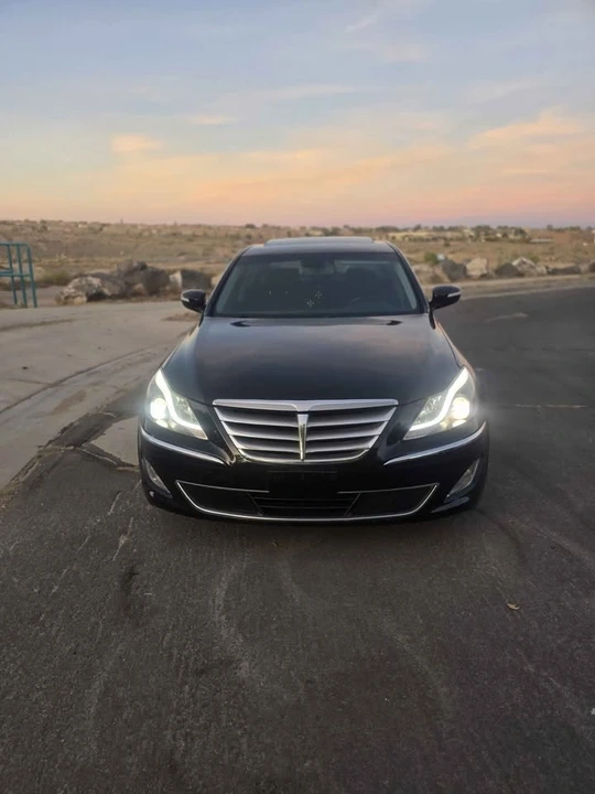 2014 Hyundai Genesis - Image 12 of 20