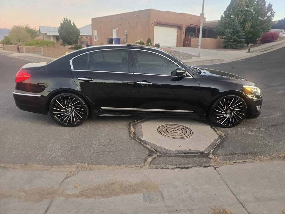2014 Hyundai Genesis - Image 10 of 20