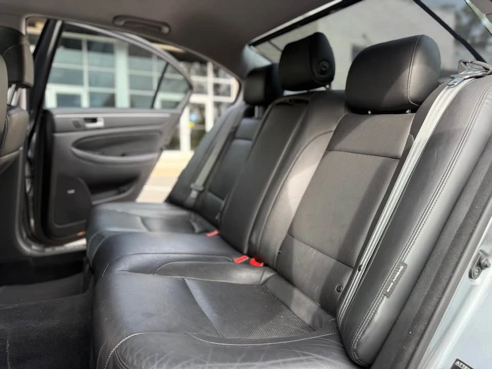 2014 Hyundai Genesis - Image 15 of 20